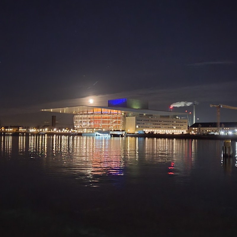 Kopenhagen - Opernhaus bei Nacht